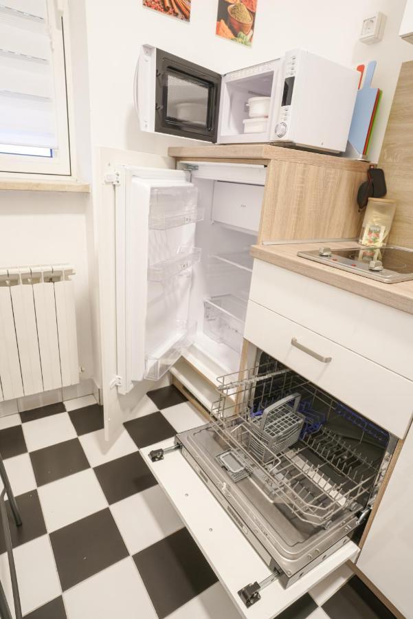 Apartique Self Check In! Apartman *